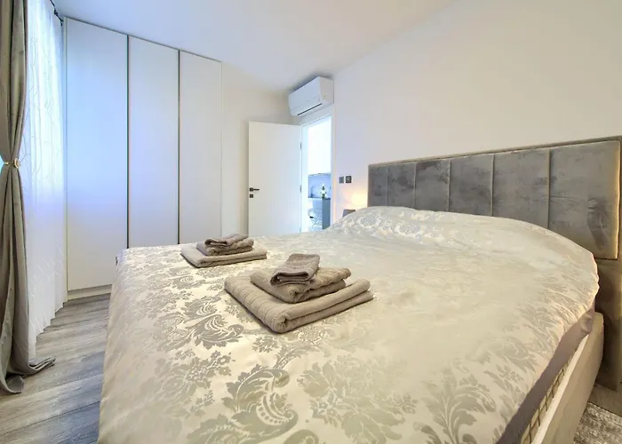 アパート Luxury-relax Muraj Kornić
